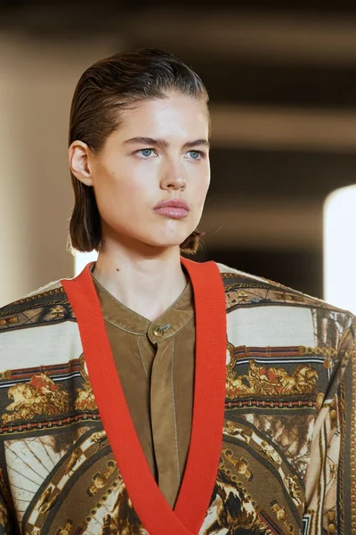 Look 56
